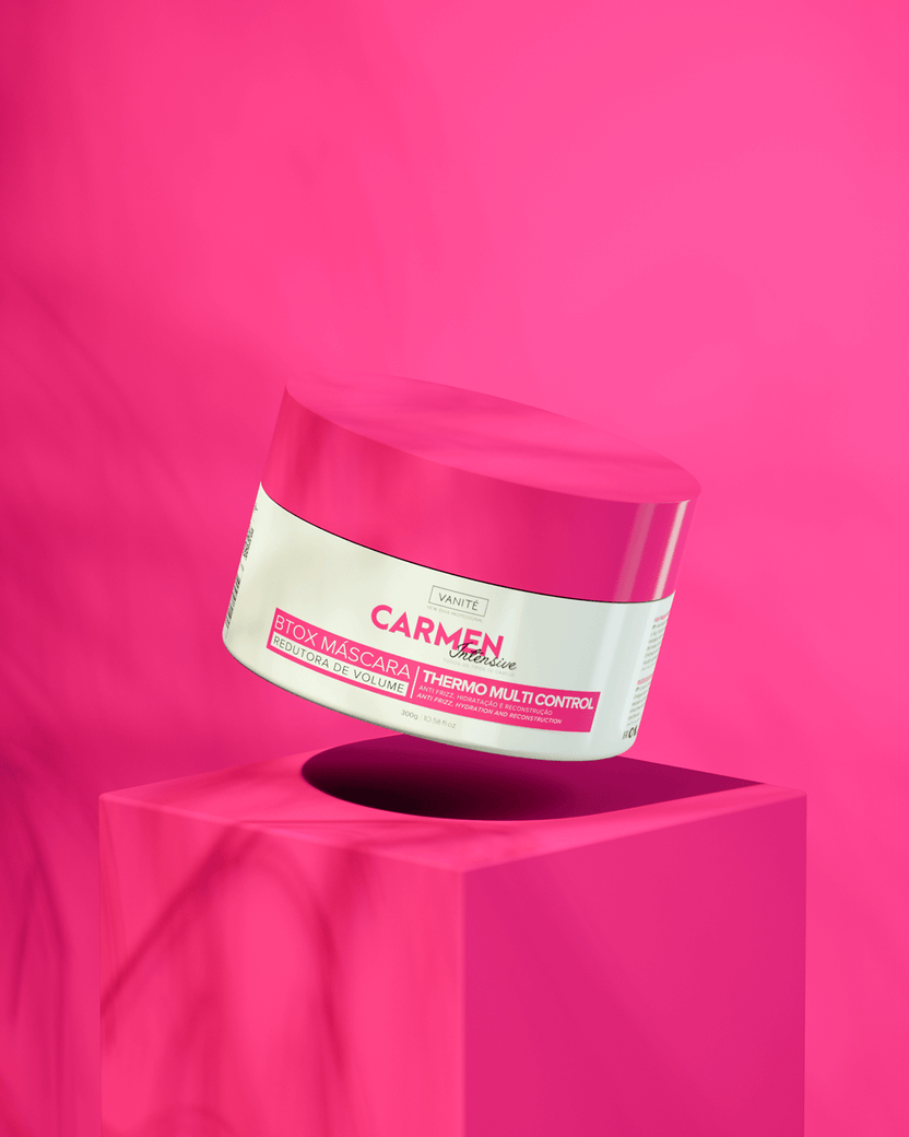 Carmen Intensive 300 g em composição rosa da campanha oficial